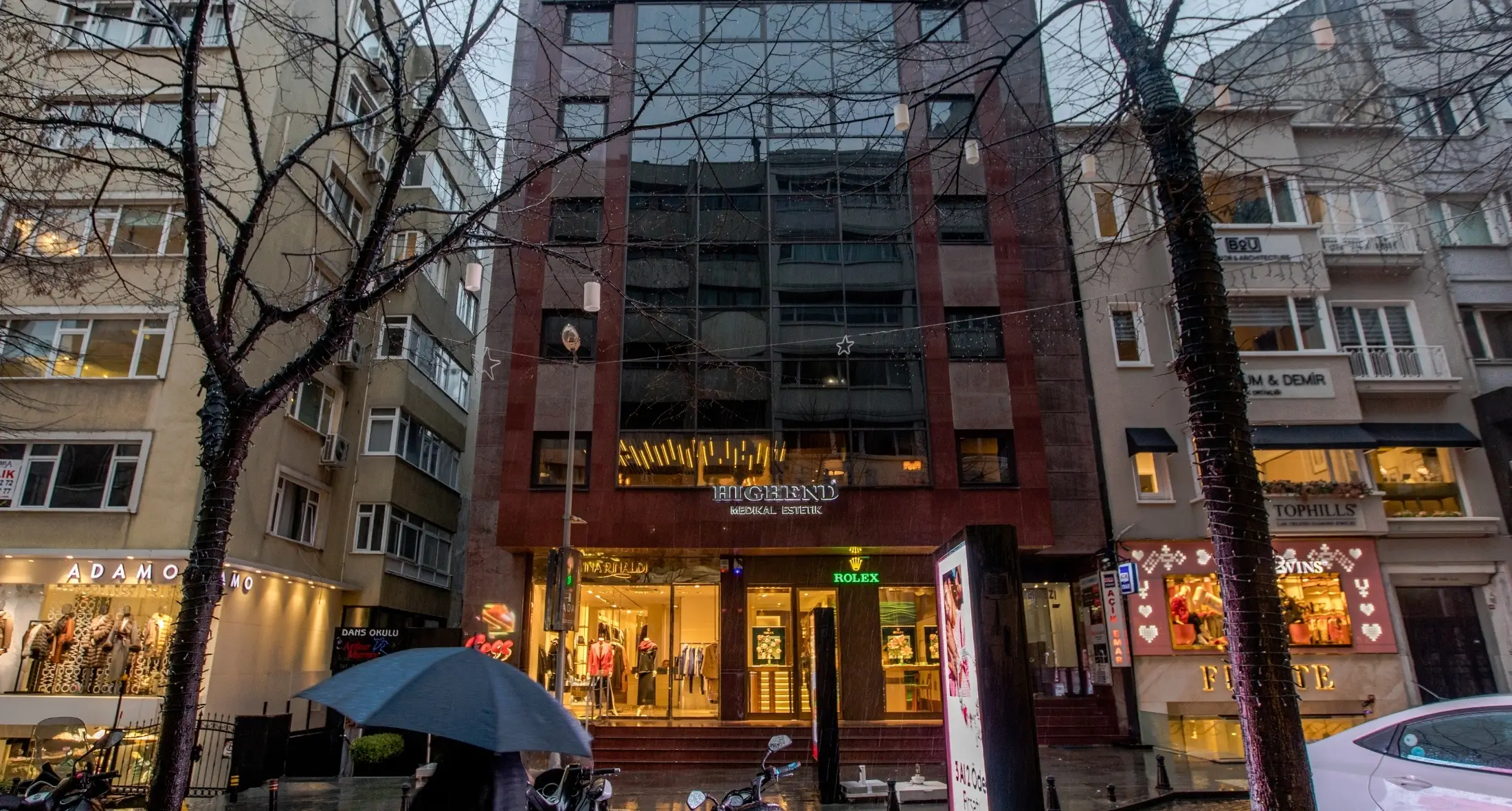 Exterior detail of the building housing Dr. Barış Unan's practice, Istanbul